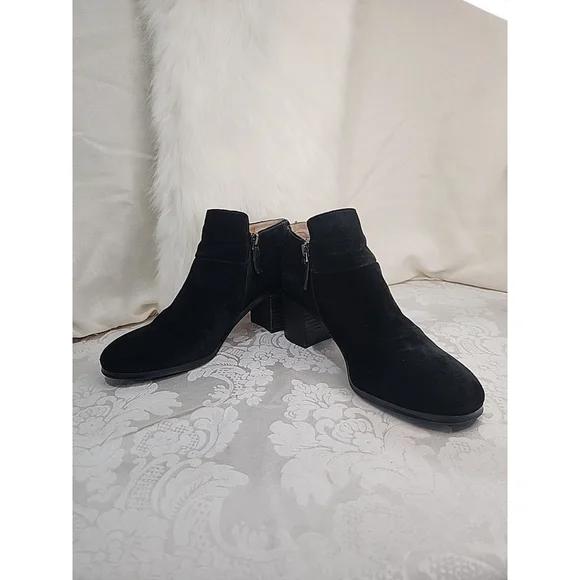 Franco Sarto Black Suede Bootie Size 10M Stacked Chunky 3" Heel Zipper EUC - Picture 2 of 10